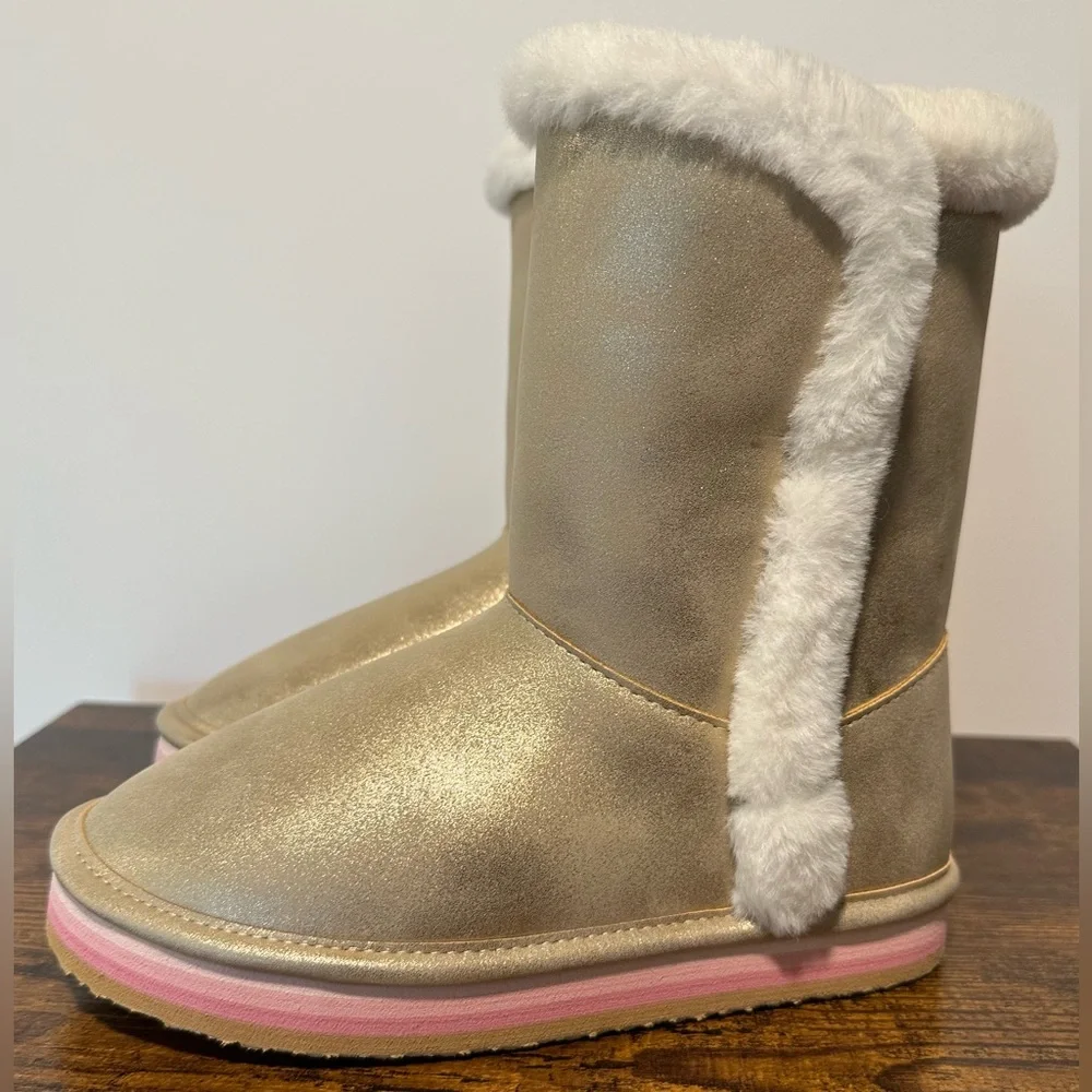 Sugar Big Girls Milhoja Gold Faux Fur Lined Boots NWT Size Big Girls 4